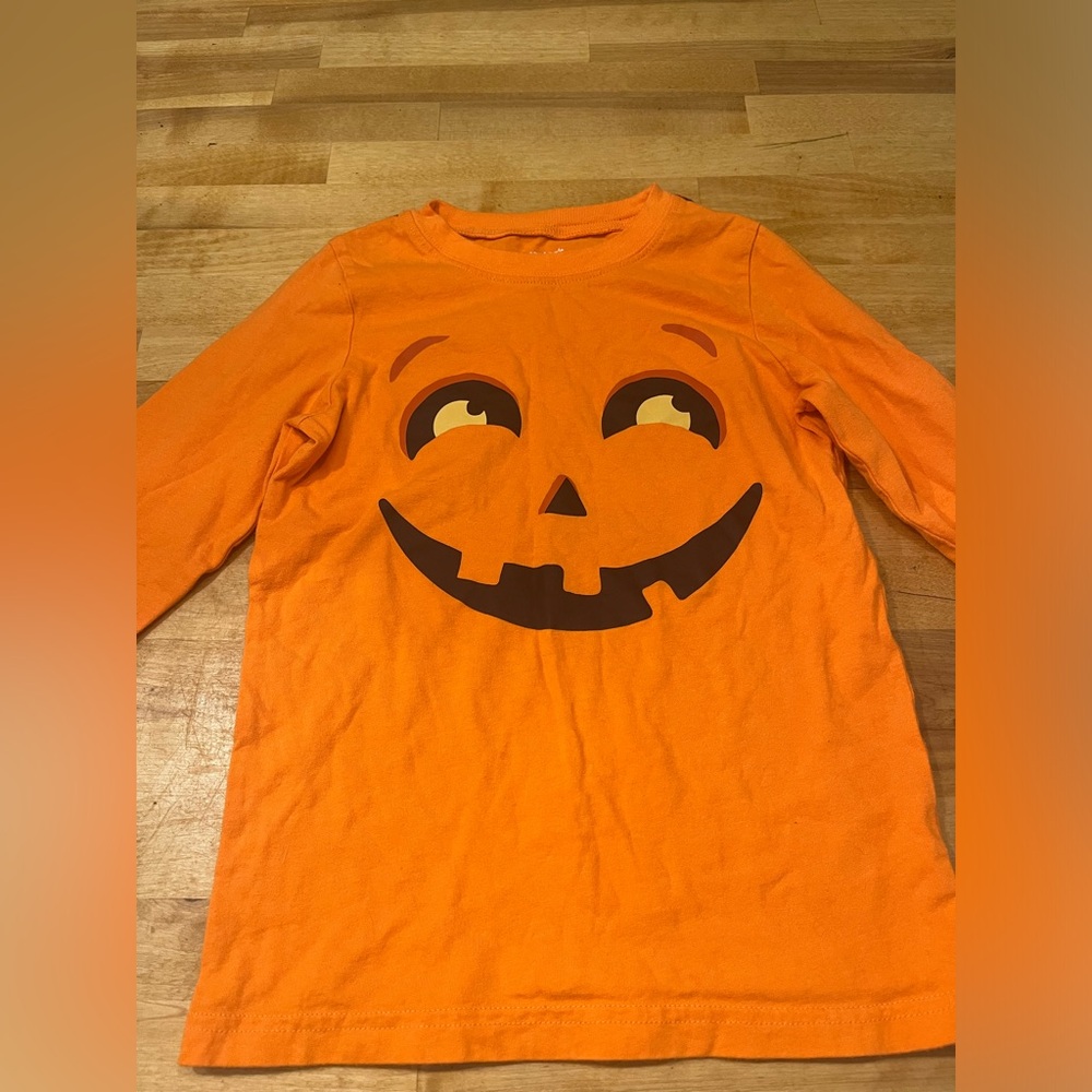 Carters unisex pumpkin shirt size 6
